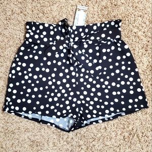 NWT New Boohoo Black/White Polkadot Paperbag Waist Shorts Sz 6